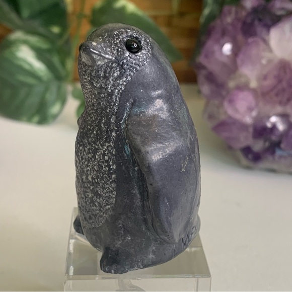 A Wolf Original Carved Resin Baby Penguin Sculpture Figurine Canada Signed 2.5" - Picture 9 of 14